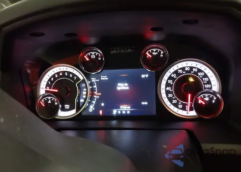 2018 Ram 1500 Big Horn 4X4 5'7 Box z USA, uszkodzony, nr VIN 1C6RR7LTXJS333363